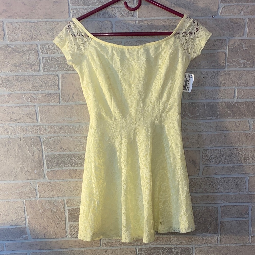 Forever 21 Light Yellow Lace Mini Dress